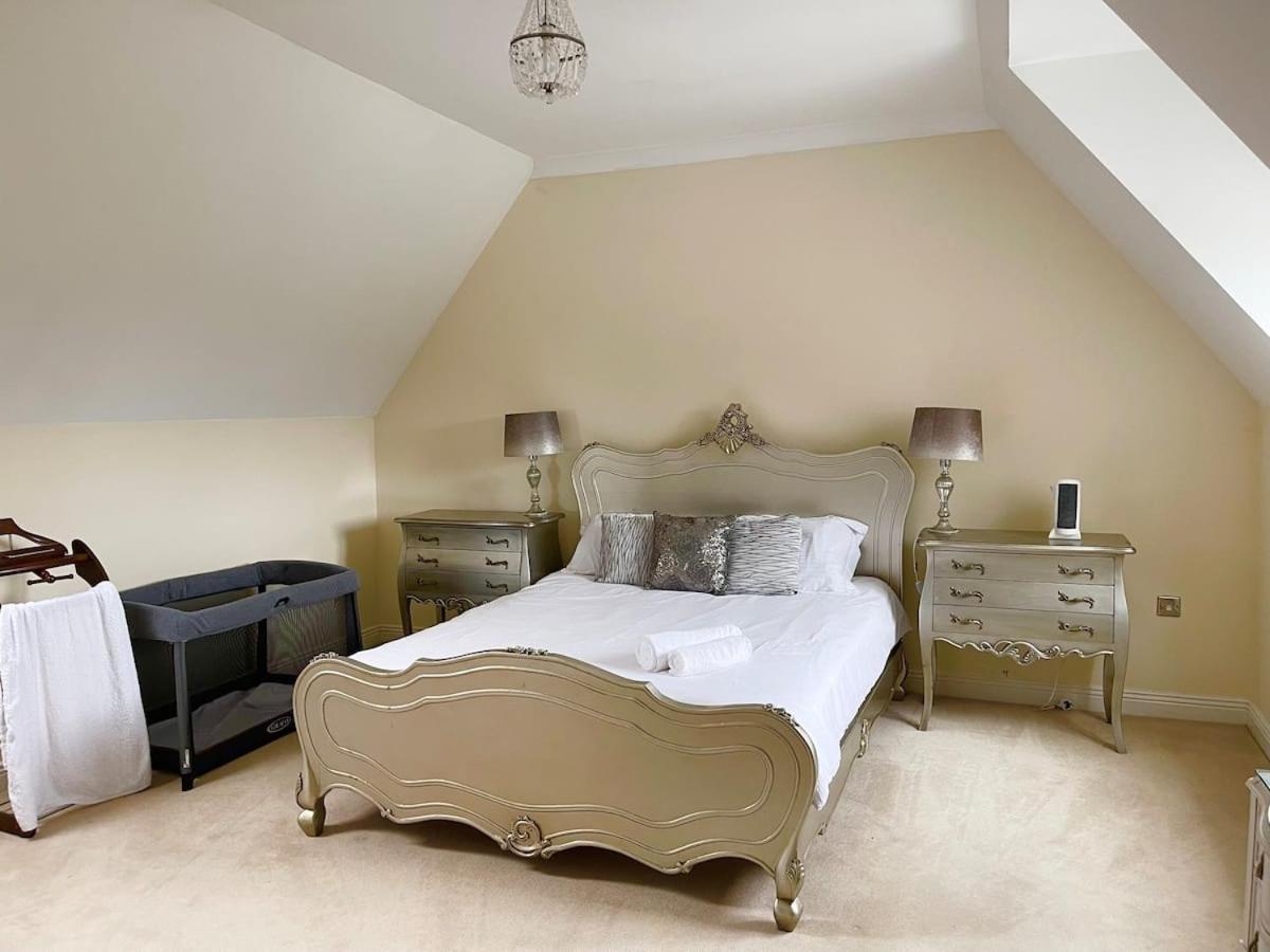 Luxurious Executive 4 Bedroom Whole Home | For 10 Hensol Exterior foto