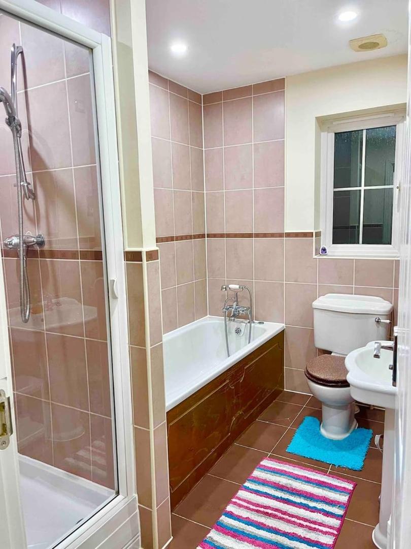 Luxurious Executive 4 Bedroom Whole Home | For 10 Hensol Exterior foto